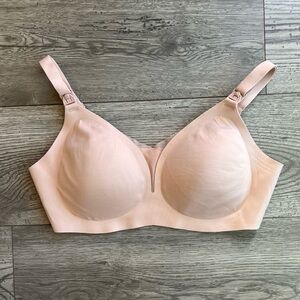 Momcozy Women’s Breastfeeding Nursing Bra Lightweight Stretchy Nude Beige Medium